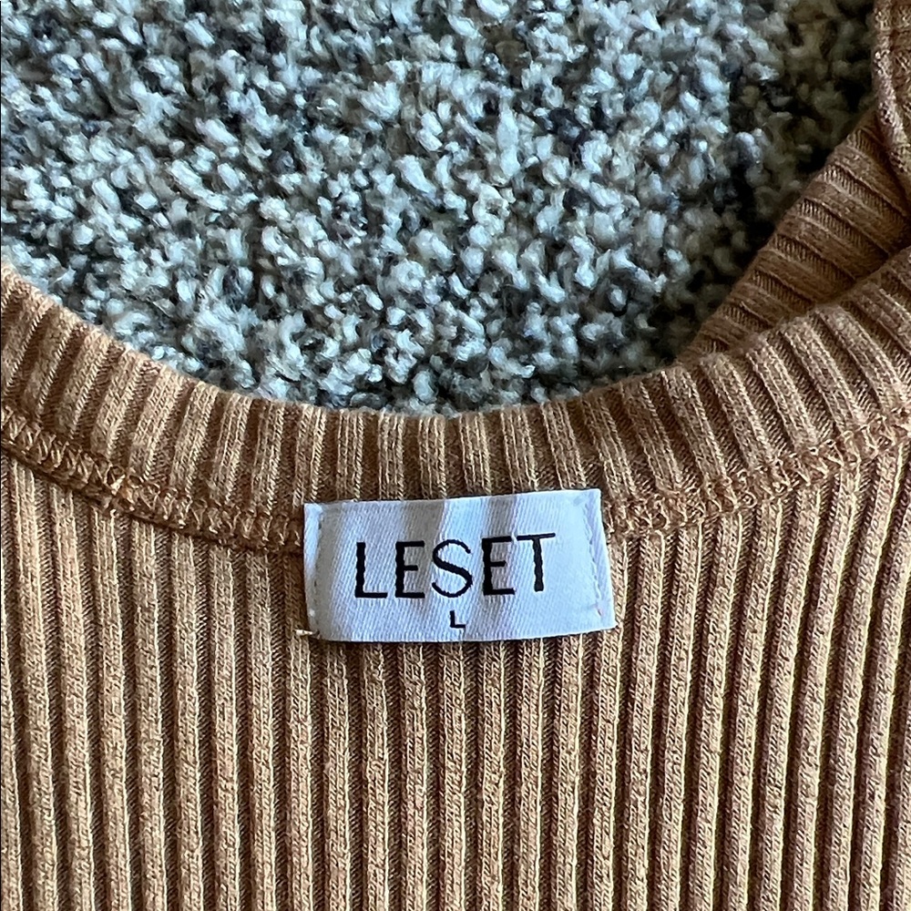 LESET | Cropped Ribbed Cami - Picture 3 of 4